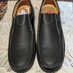 Solo mens loafers new in box.